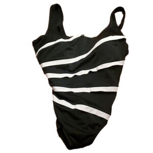 Inches Away Black and White One Piece Swimsuit Size 14